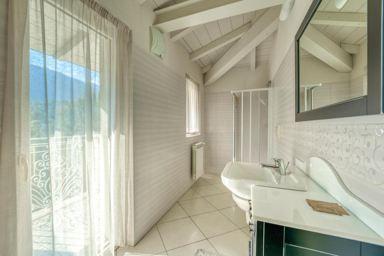 Villa Liberty Darfo Boario Terme Exterior photo